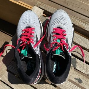 Brooks Ghost Sneakers